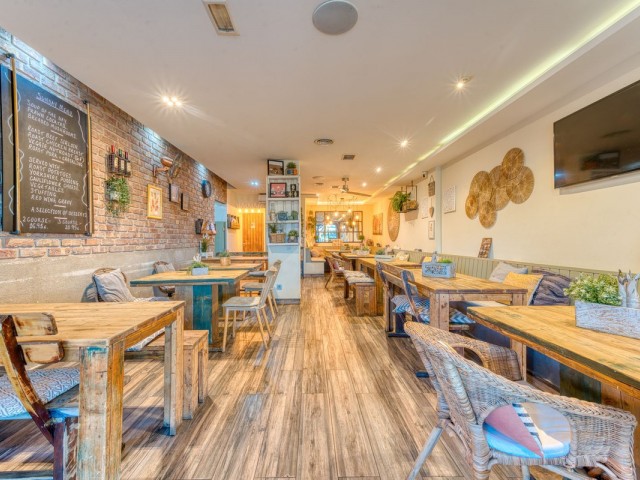 Commercial avec 0 Chambres  à San Pedro de Alcántara