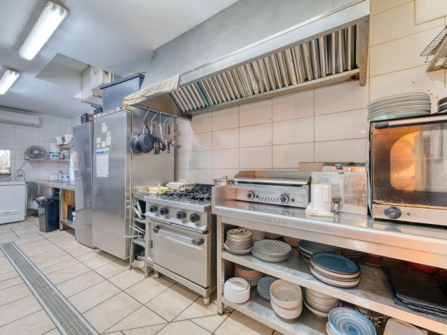 Commercial avec 0 Chambres  à San Pedro de Alcántara