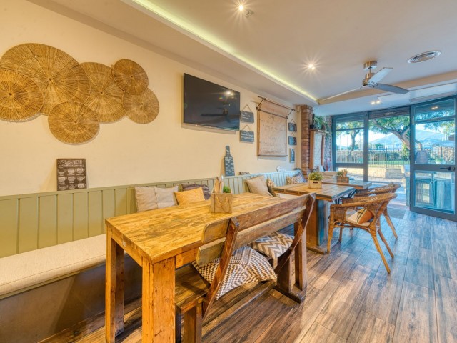 Commercial avec 0 Chambres  à San Pedro de Alcántara