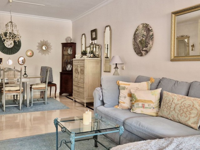 2 Bedrooms Apartment in Nueva Andalucía