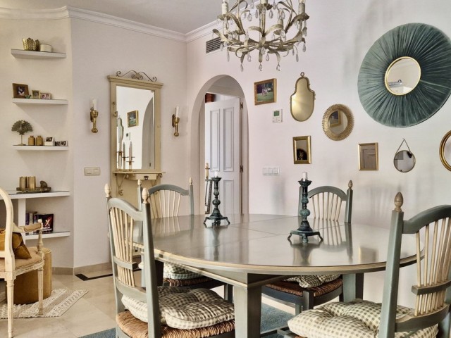 2 Bedrooms Apartment in Nueva Andalucía