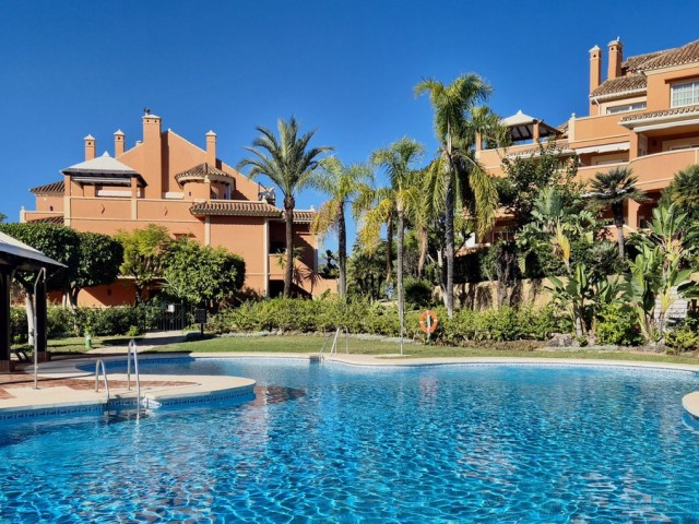 2 Bedrooms Apartment in Nueva Andalucía