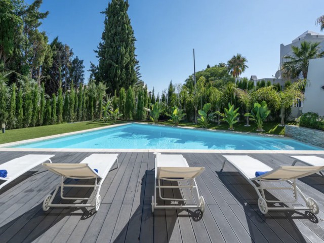 4 Sovrums Villa i Artola