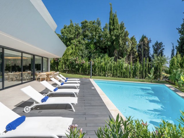 Villa con 4 Dormitorios  en Cabopino