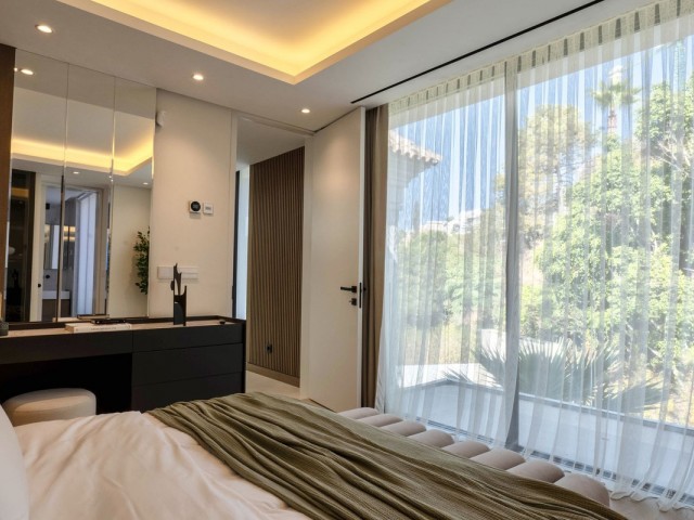 7 Bedrooms Villa in Benahavís