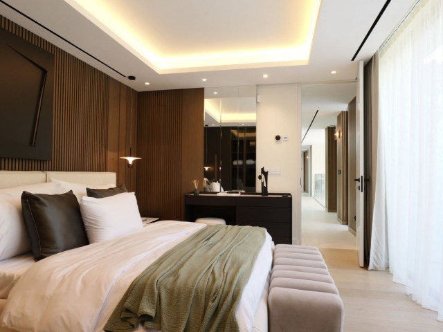 7 Bedrooms Villa in Benahavís