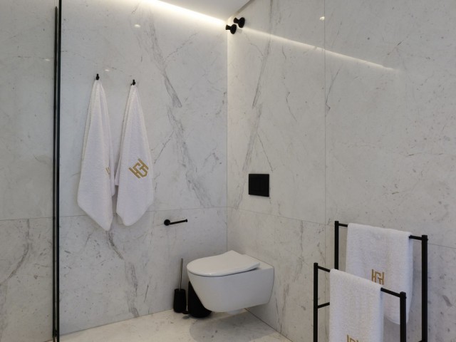 7 Bedrooms Villa in Benahavís