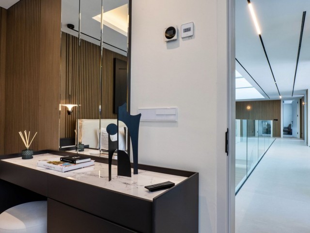 7 Bedrooms Villa in Benahavís