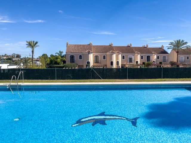 Maison mitoyenne avec 3 Chambres  à Estepona