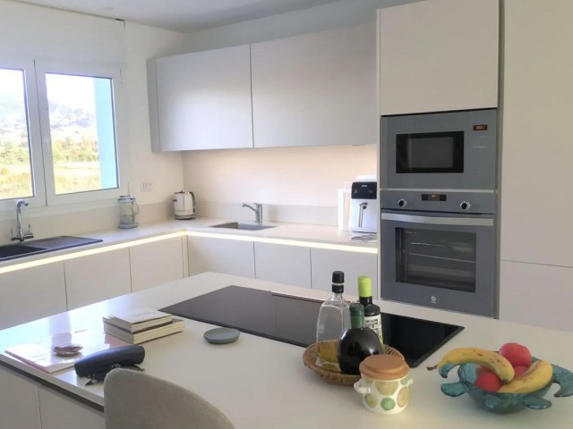 Maison mitoyenne avec 3 Chambres  à Estepona