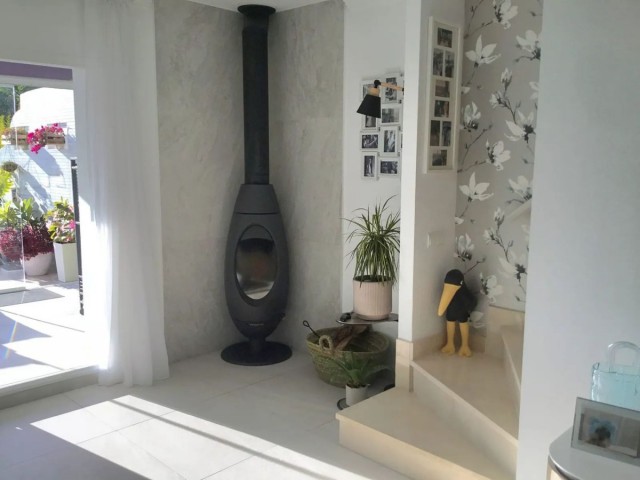 Maison mitoyenne avec 3 Chambres  à Estepona