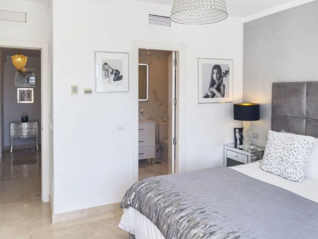 Maison mitoyenne avec 3 Chambres  à Estepona