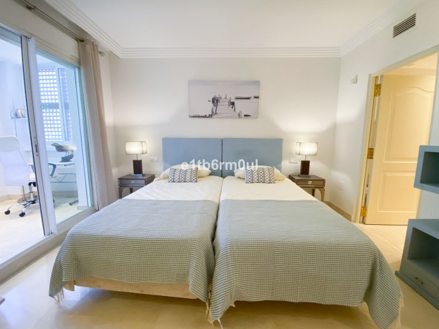 2 Bedrooms Apartment in Nueva Andalucía