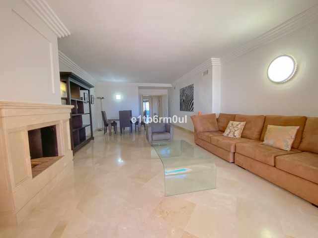 2 Bedrooms Apartment in Nueva Andalucía