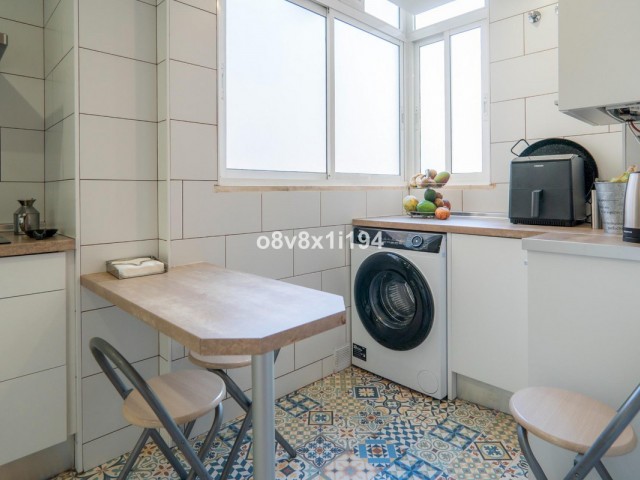 Apartamento con 4 Dormitorios  en Málaga