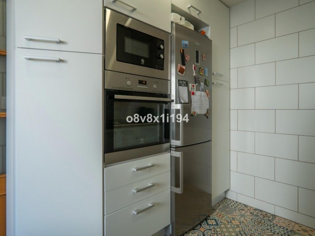 Apartamento con 4 Dormitorios  en Málaga