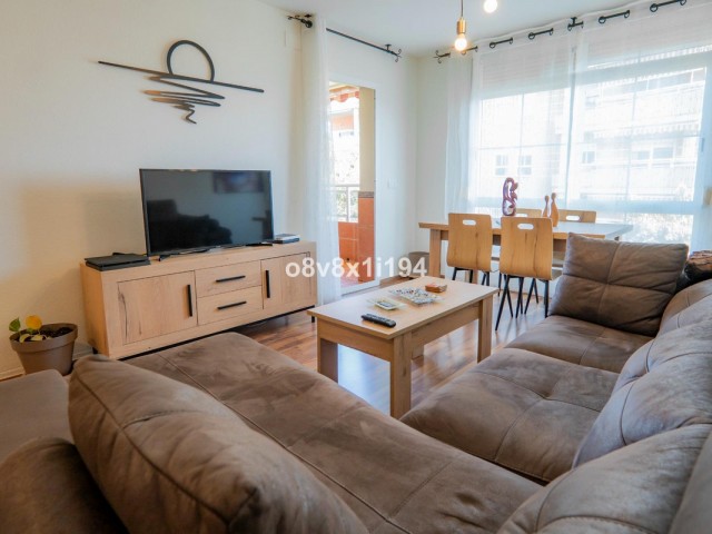 Apartamento con 4 Dormitorios  en Málaga