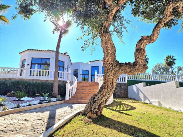 4 Bedrooms Villa in Sotogrande Alto