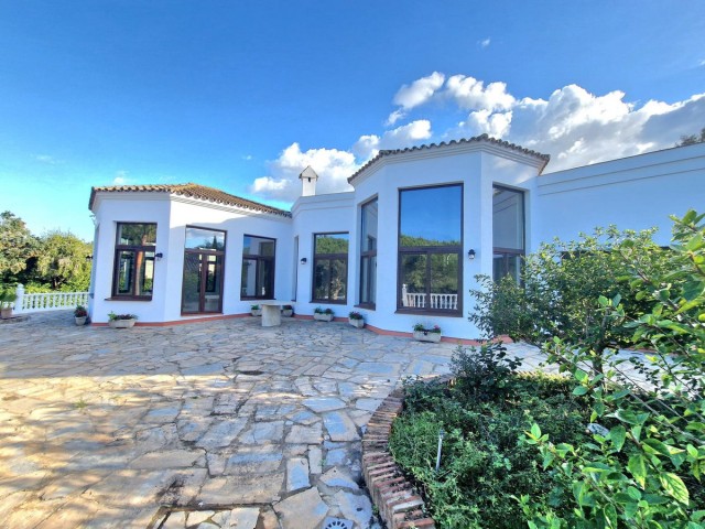 4 Bedrooms Villa in Sotogrande Alto