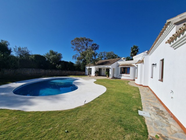 4 Bedrooms Villa in Sotogrande Alto