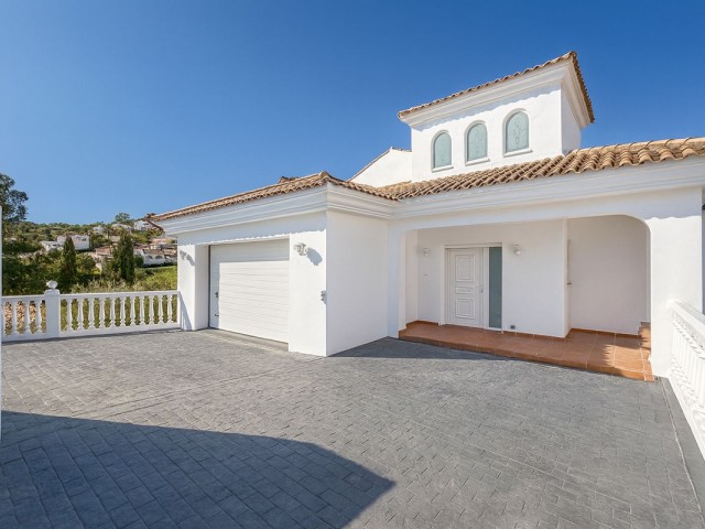 4 Sovrums Villa i Cerros del Aguila