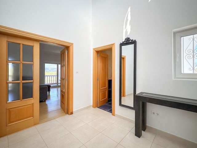 4 Sovrums Villa i Cerros del Aguila