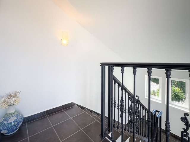 4 Sovrums Villa i Cerros del Aguila