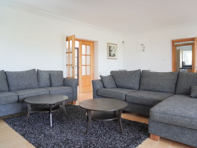 4 Makuuhuoneen Huvila Cerros del Aguila