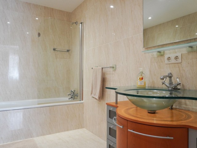 4 Makuuhuoneen Huvila Cerros del Aguila