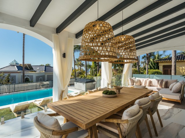 5 Bedrooms Villa in The Golden Mile