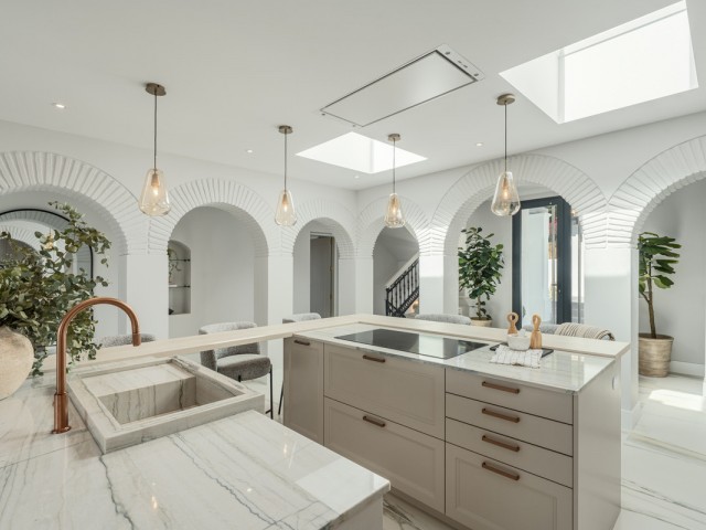 5 Bedrooms Villa in The Golden Mile