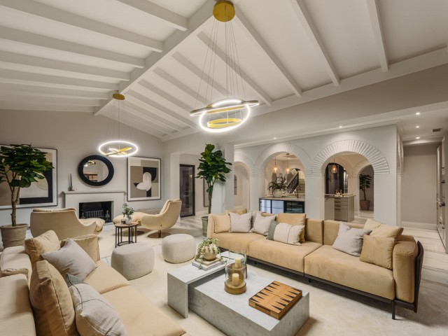 5 Bedrooms Villa in The Golden Mile