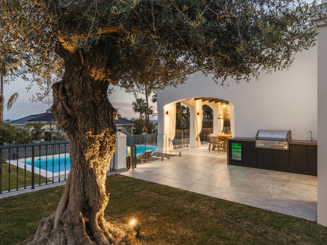 5 Bedrooms Villa in The Golden Mile