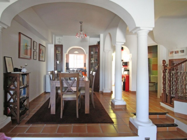 2 Bedrooms Townhouse in Istán