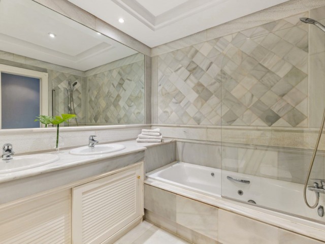 2 Bedrooms Apartment in Marbella