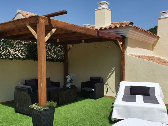 Apartamento con 3 Dormitorios  en Mijas