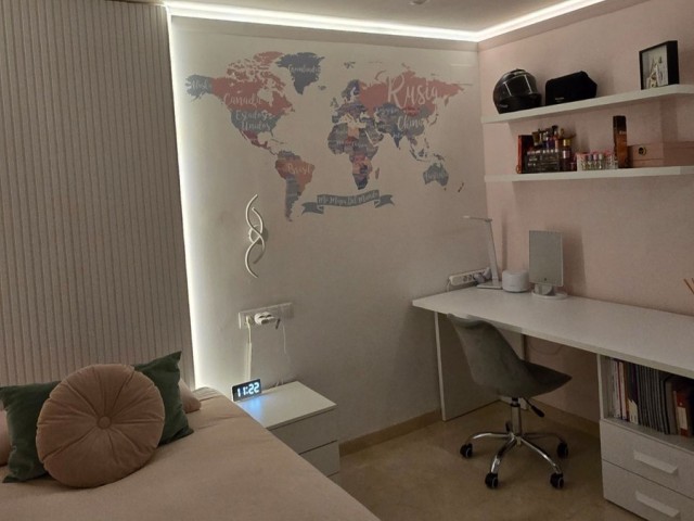 Apartamento con 3 Dormitorios  en Mijas