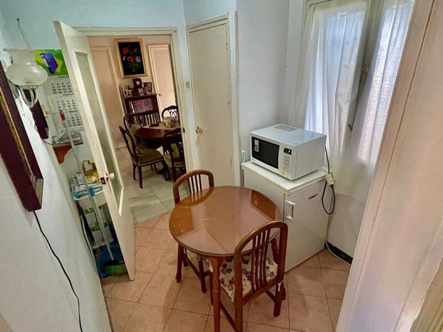 Apartamento con 4 Dormitorios  en Málaga Centro