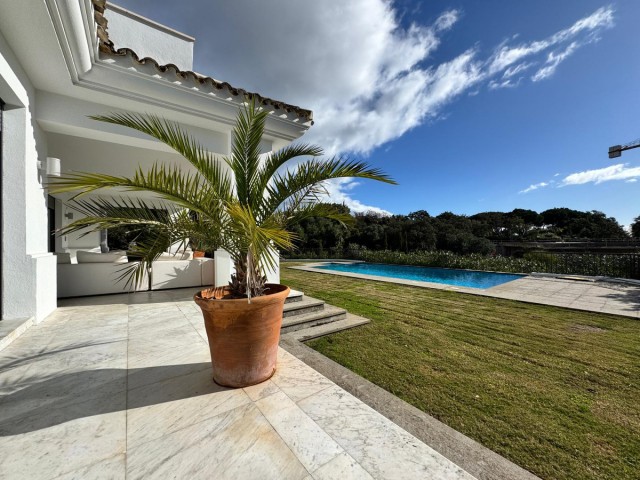 4 Bedrooms Villa in Sotogrande