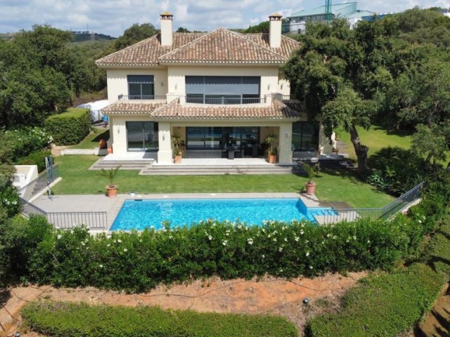 4 Bedrooms Villa in Sotogrande