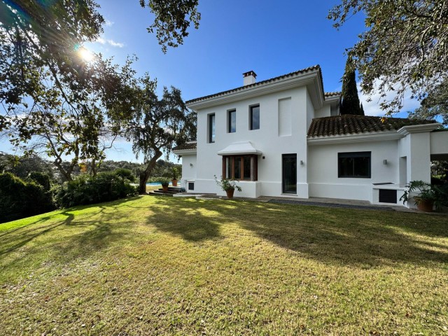4 Bedrooms Villa in Sotogrande