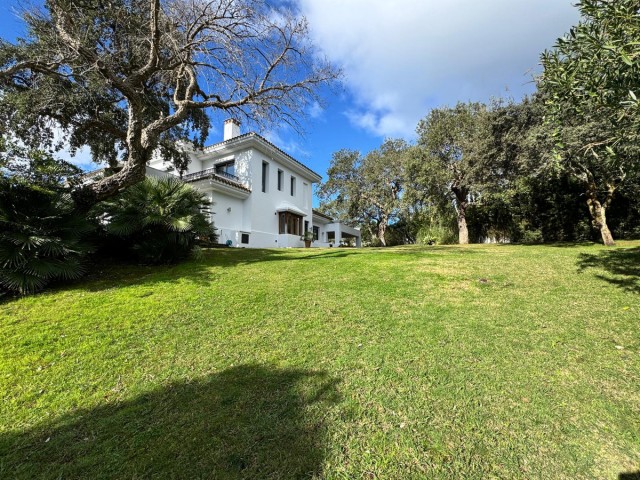 4 Bedrooms Villa in Sotogrande