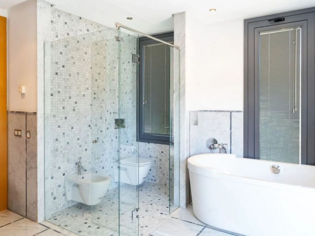 4 Bedrooms Villa in Sotogrande