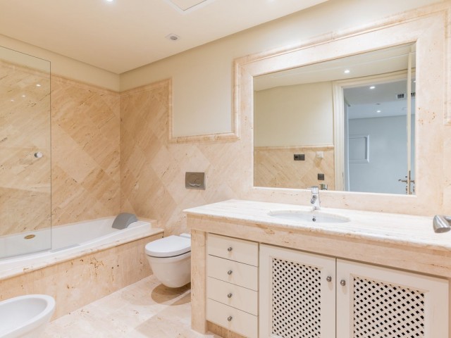 2 Bedrooms Apartment in Estepona