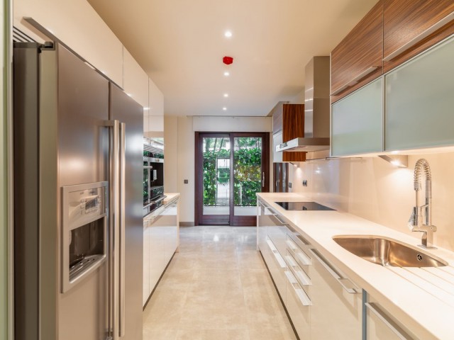 2 Bedrooms Apartment in Estepona