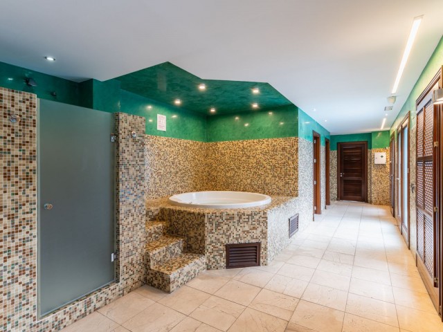 2 Bedrooms Apartment in Estepona