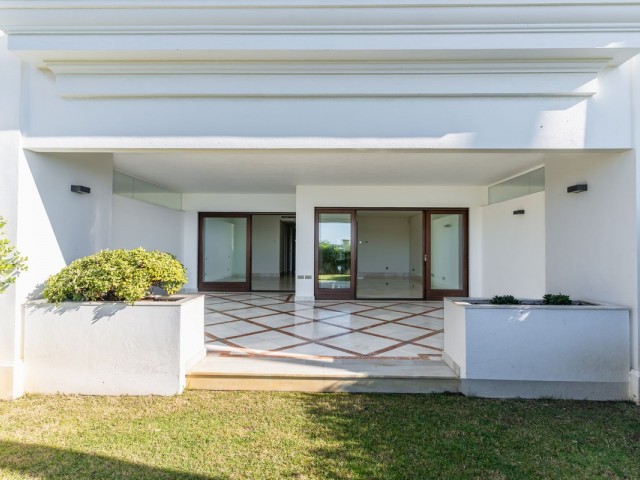 2 Bedrooms Apartment in Estepona