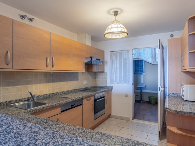 2 Bedrooms Apartment in Benahavís