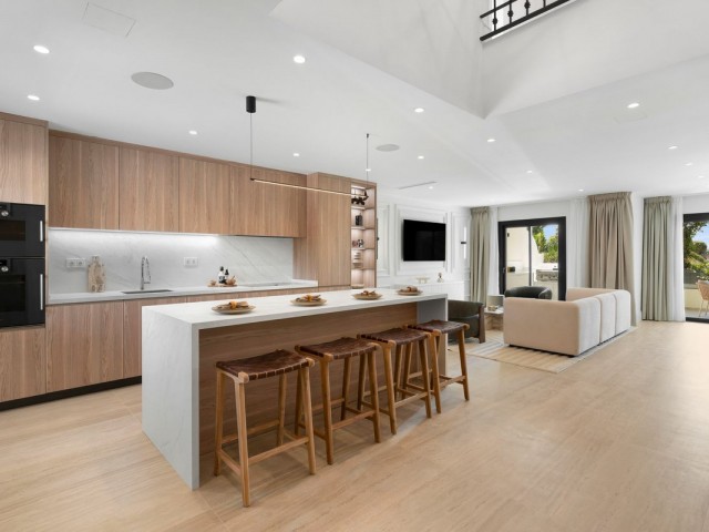 4 Schlafzimmer Reihenhaus in Nueva Andalucía