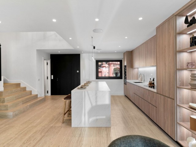 4 Schlafzimmer Reihenhaus in Nueva Andalucía